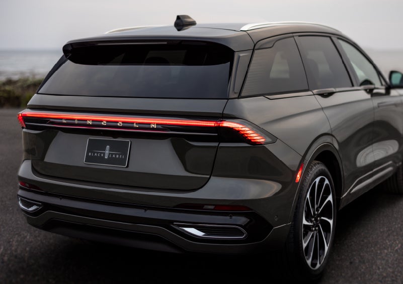 The rear of a 2024 Lincoln Black Label Nautilus® SUV displays full LED rear lighting. | Eau Claire Lincoln in Eau Claire WI