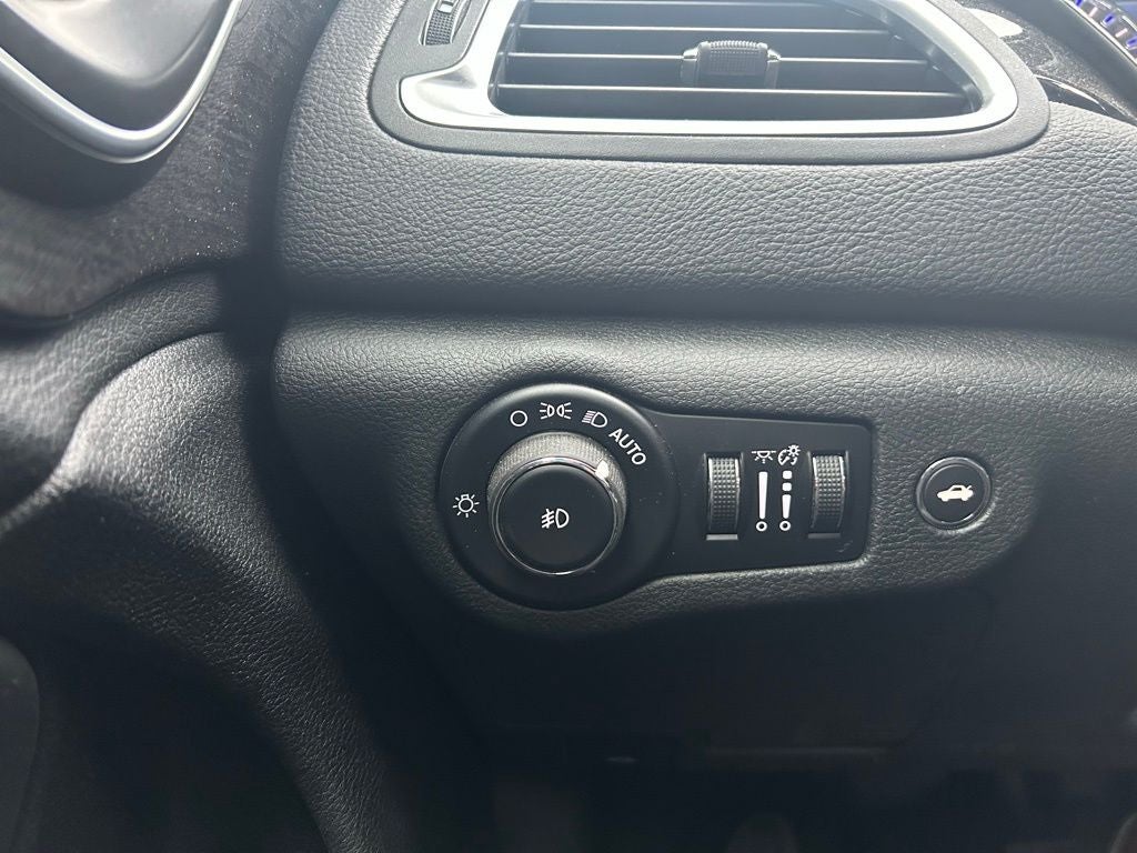 2015 Chrysler 200 C W/Navigation and Sound Group