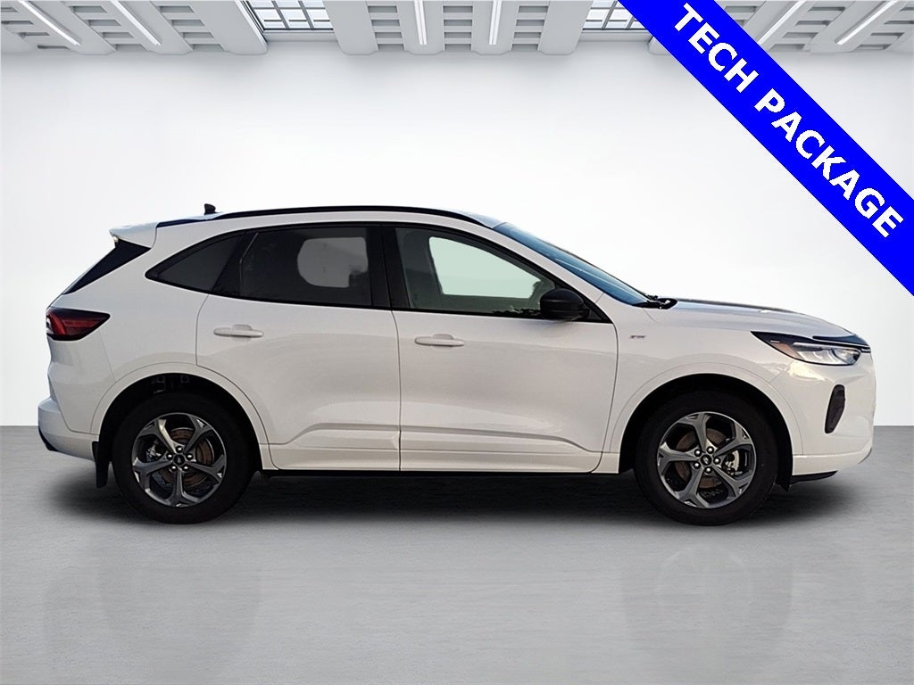 2023 Ford Escape ST-Line W/Cold Weather Package