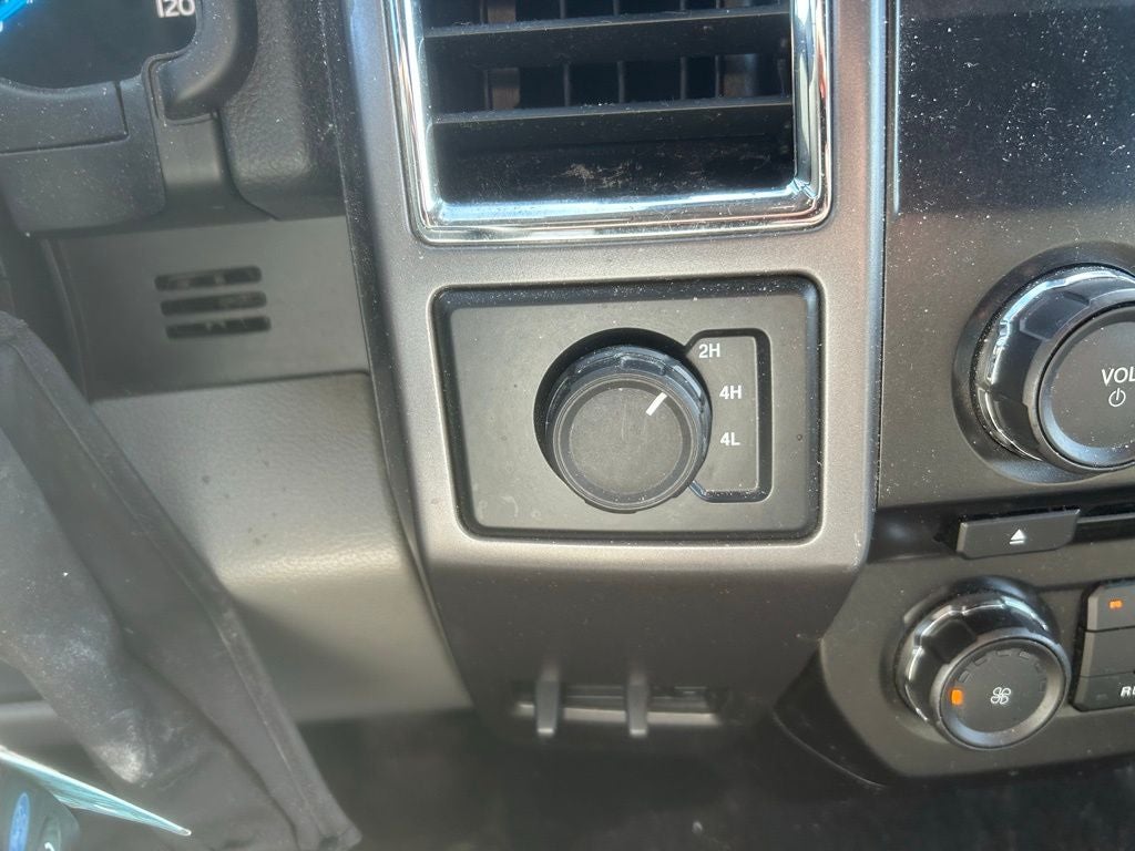 2015 Ford F-150 XLT 301A W/Trailer Tow Package