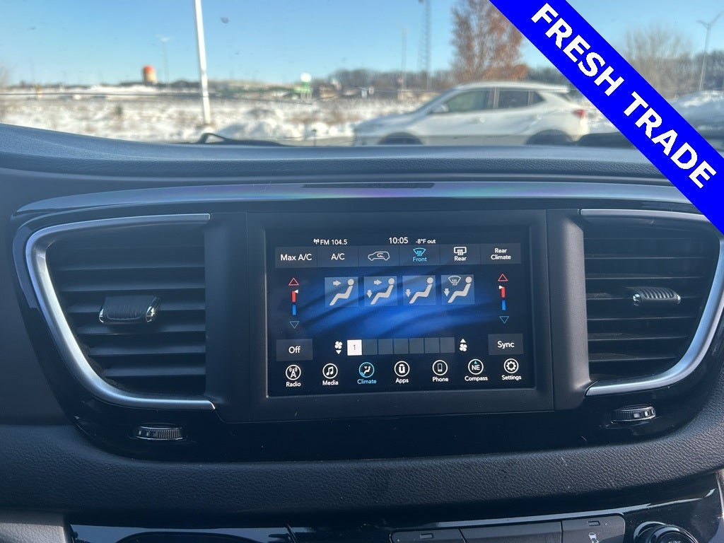 2021 Chrysler Voyager LXI