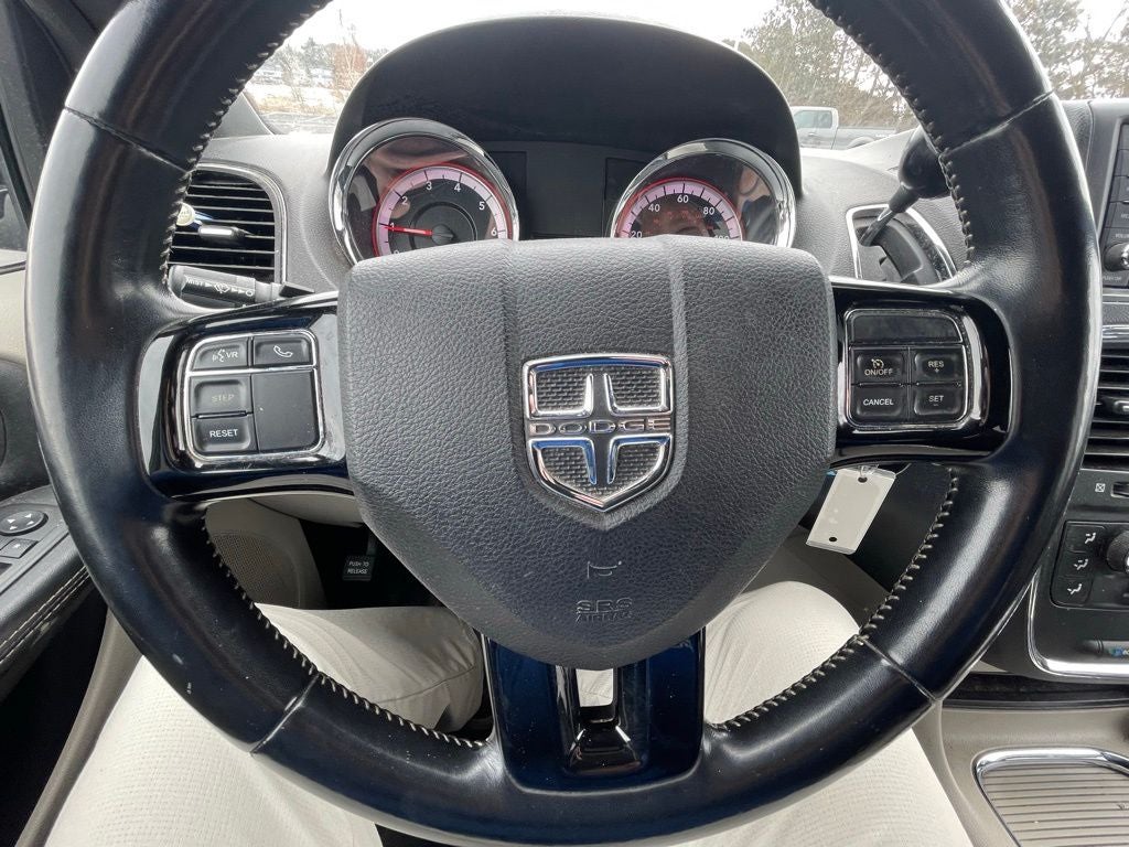 2020 Dodge Grand Caravan SXT W/2nd and 3rd Row Tow N Go