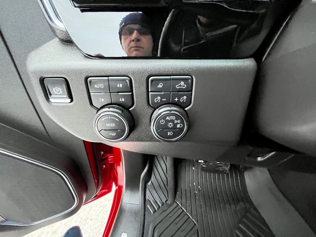 2024 Chevrolet Silverado 1500 LT Trail Boss Premium Package