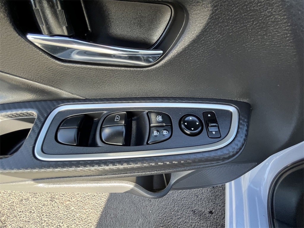 2024 Nissan Versa 1.6 SR