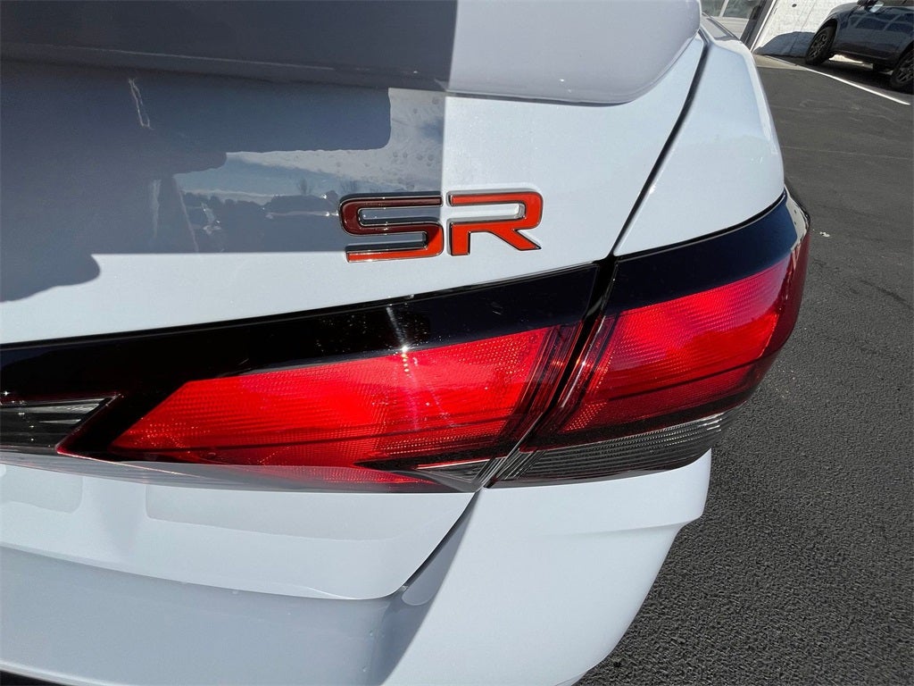 2024 Nissan Versa 1.6 SR