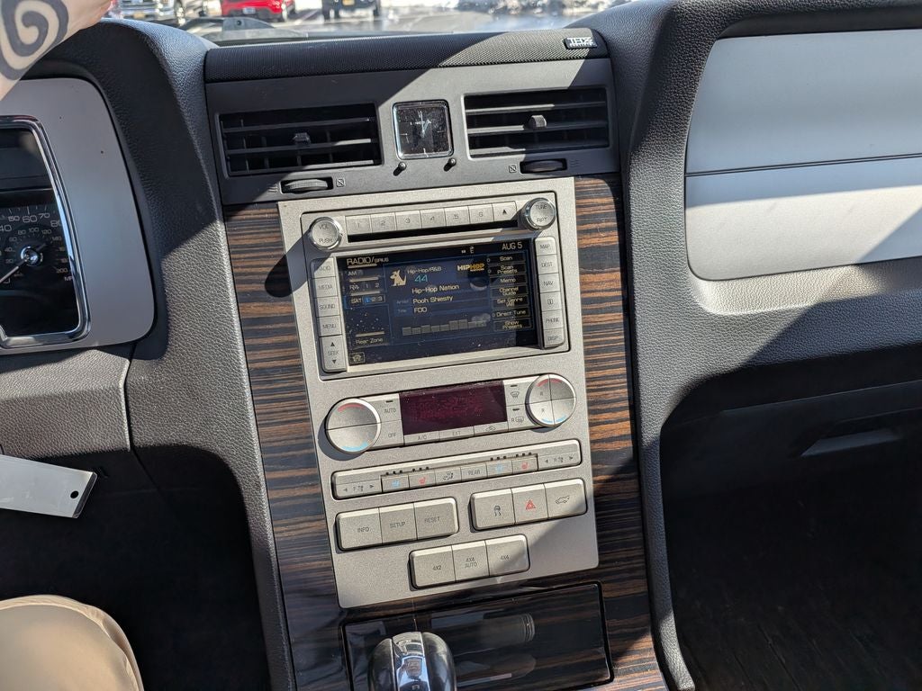 2010 Lincoln Navigator Base 101A Elite Package
