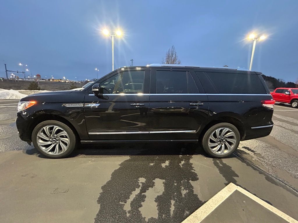 2023 Lincoln Navigator L L Reserve W/Heavy Duty Trailer Tow Package