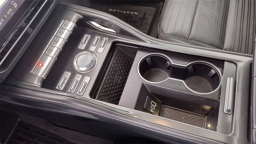 2024 Lincoln Nautilus Reserve 202A W/Jet Appearance Package