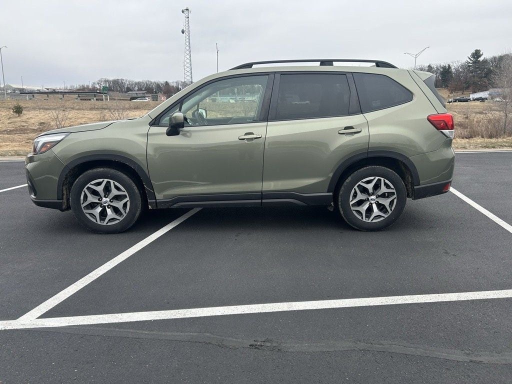 2019 Subaru Forester Premium W/Heated Seats