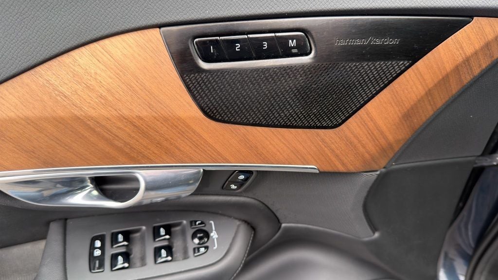 2023 Volvo XC90 Recharge Plug-In Hybrid T8 Plus Bright Theme 7 Passenger