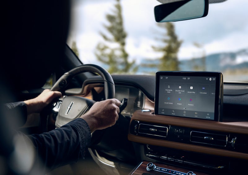 The center touch screen in a 2024 Lincoln Aviator® SUV is shown | Eau Claire Lincoln in Eau Claire WI