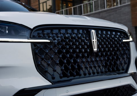 The front grille of a 2026 Lincoln Aviator® SUV is shown. | Eau Claire Lincoln in Eau Claire WI