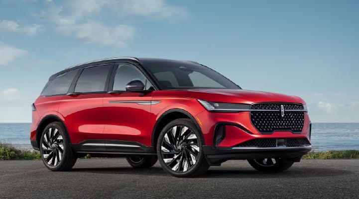 A 2026 Lincoln Nautilus® Reserve model is shown with the stylish available Jet Appearance Package. | Eau Claire Lincoln in Eau Claire WI