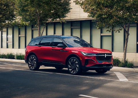 2026 Lincoln Nautilus® SUV with the available Jet Appearance Package and Hybrid transmission. | Eau Claire Lincoln in Eau Claire WI