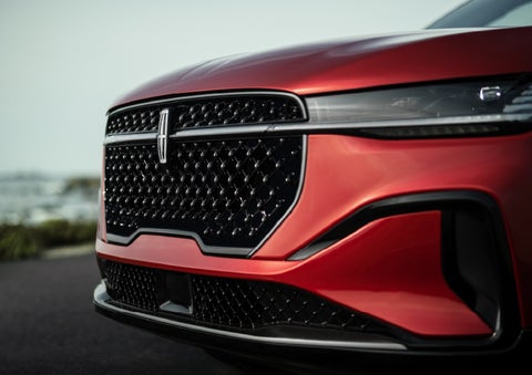 The sleek grille of a 2026 Lincoln Nautilus® SUV with the available Jet Appearance Package makes a bold statement. | Eau Claire Lincoln in Eau Claire WI
